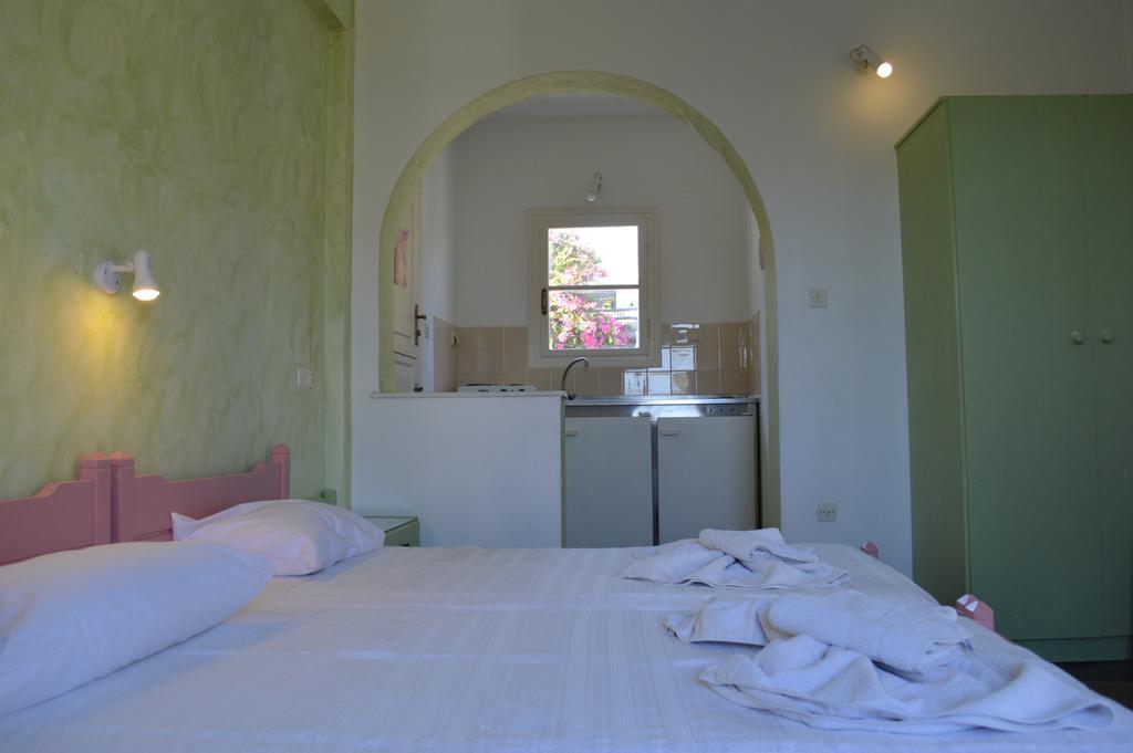 פארוס Villas Georgy חדר תמונה